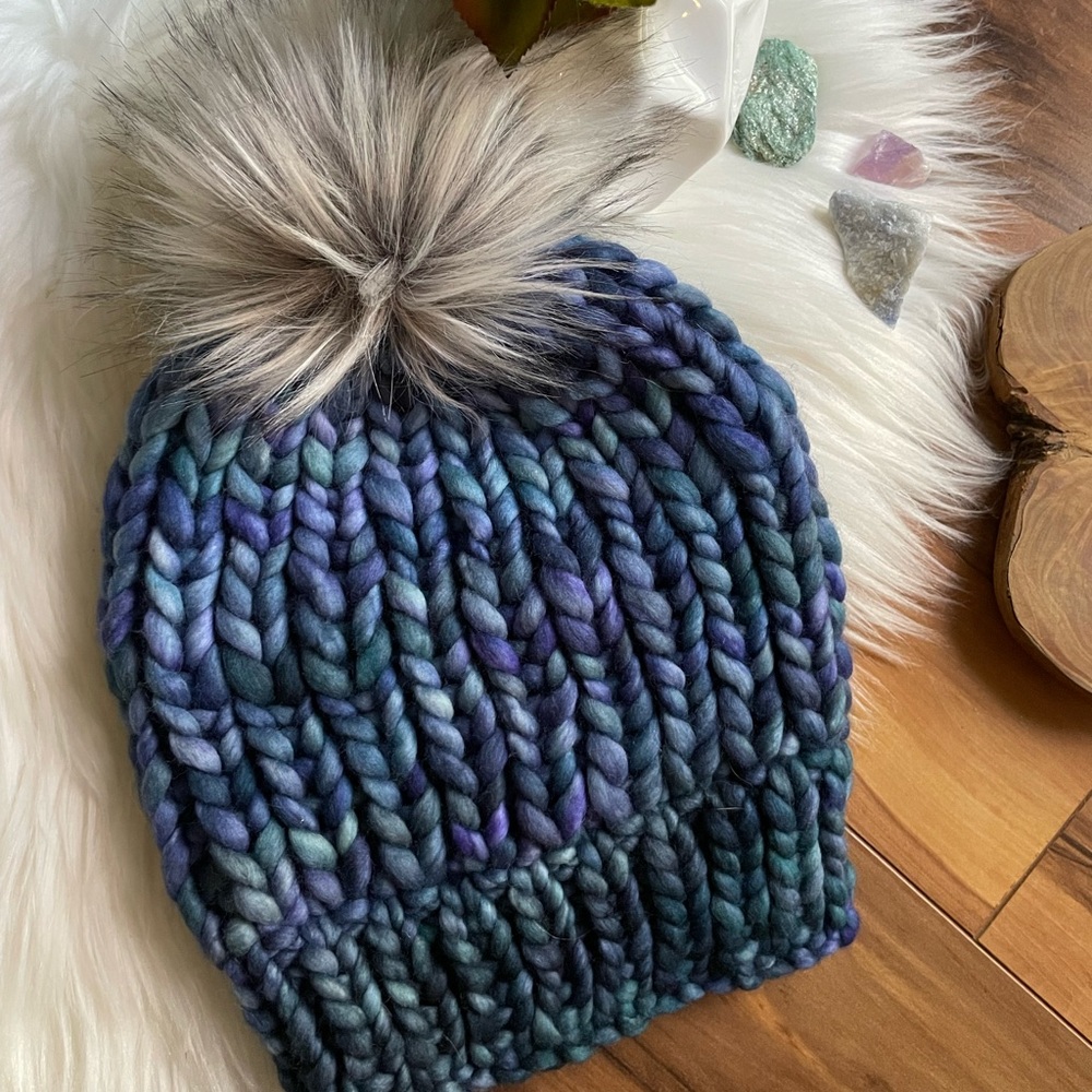 Cozy HandKnit Pom-Pom Beanie womeńs 100% Malabrigo Wool super soft - Picture 2 of 4